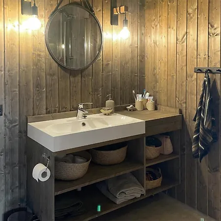 3 Bedroom Stunning In Aseral Holiday home *