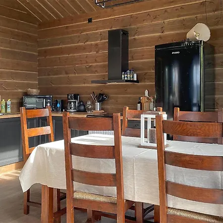 3 Bedroom Stunning In Aseral