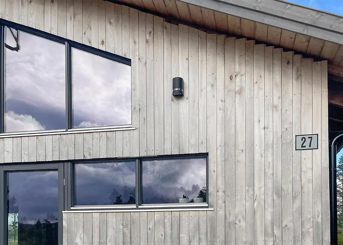 3 Bedroom Stunning In Aseral Feriehus